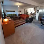 Βίλα Lovely Stonehouse *