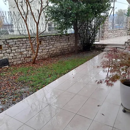 Lovely Stonehouse Willa