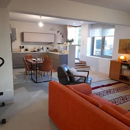 Lovely Stonehouse וילה טריקלה